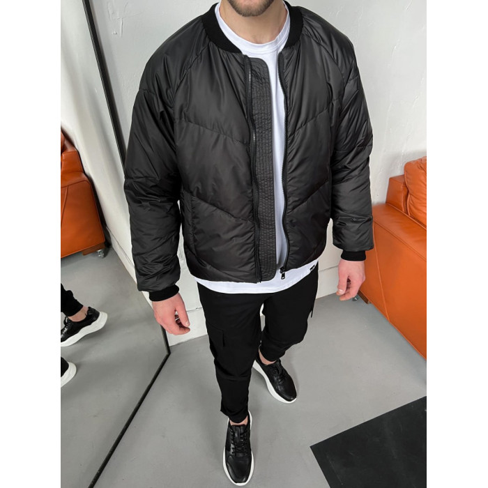 Базовий oversize бомбер