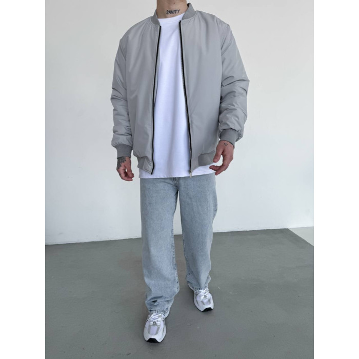 Базовий oversize бомбер