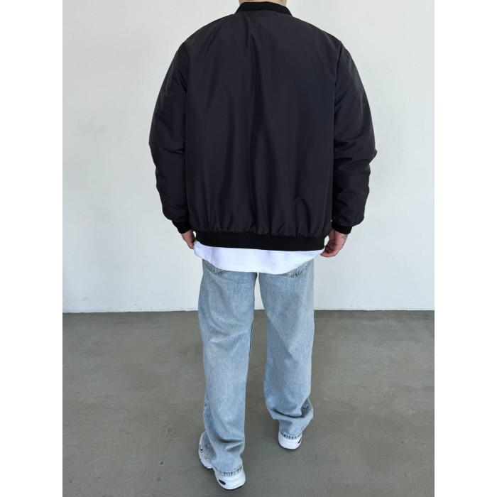 Базовий oversize бомбер