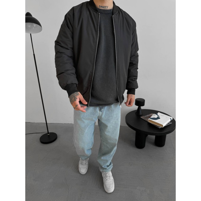 Базовий oversize бомбер