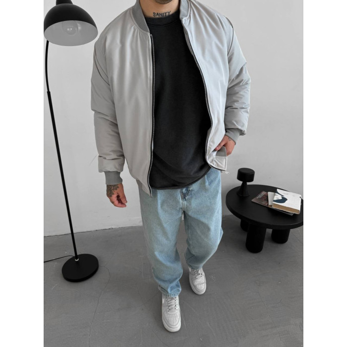 Базовий oversize бомбер