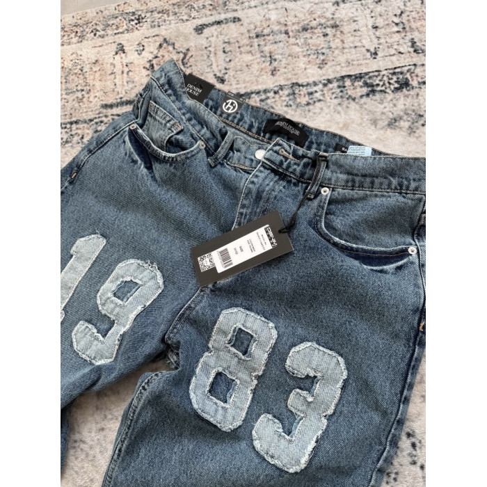 Джинси Baggy з акцентною нашивкою