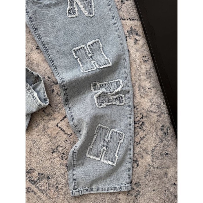 Джинси Baggy з акцентною нашивкою