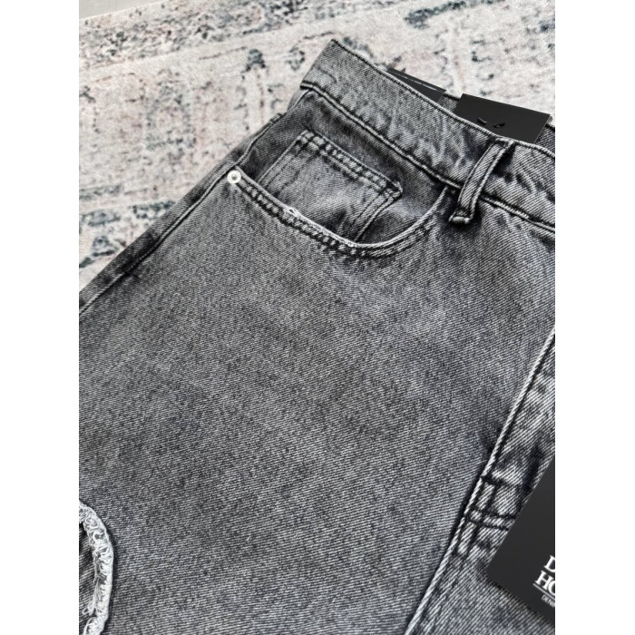 Джинси Baggy з акцентною нашивкою