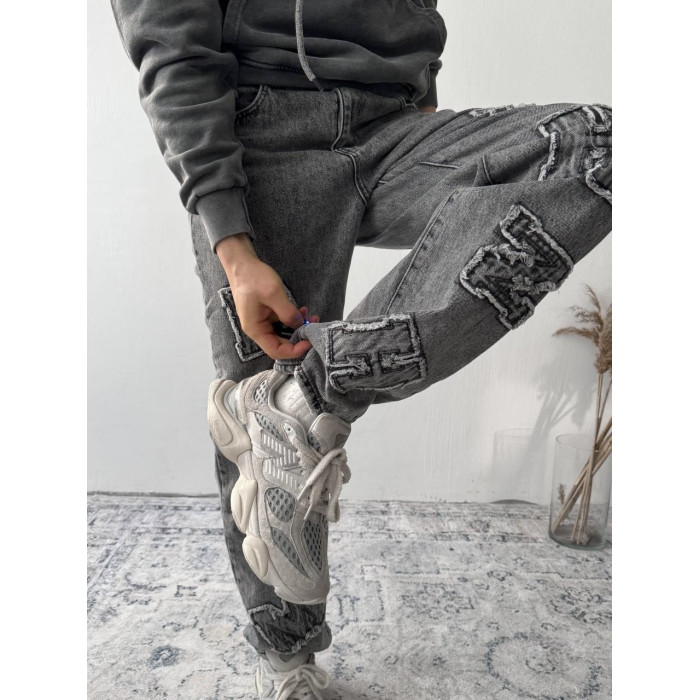 Джинси Baggy з акцентною нашивкою