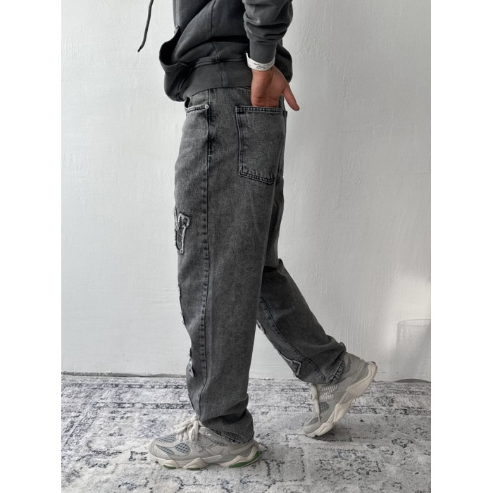 Джинси Baggy з акцентною нашивкою