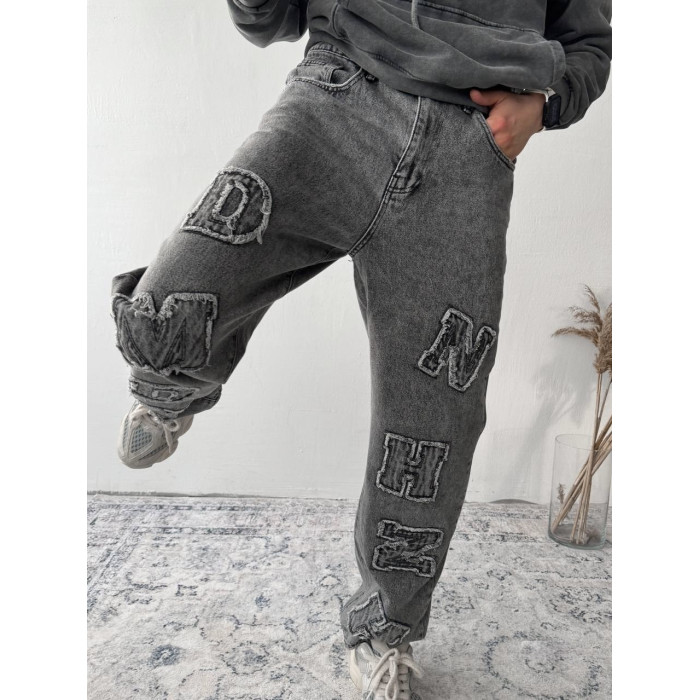 Джинси Baggy з акцентною нашивкою