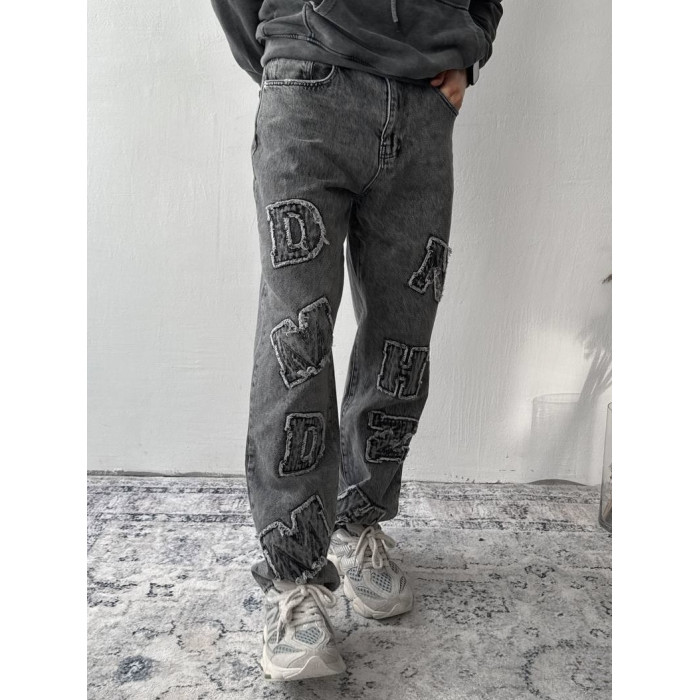 Джинси Baggy з акцентною нашивкою