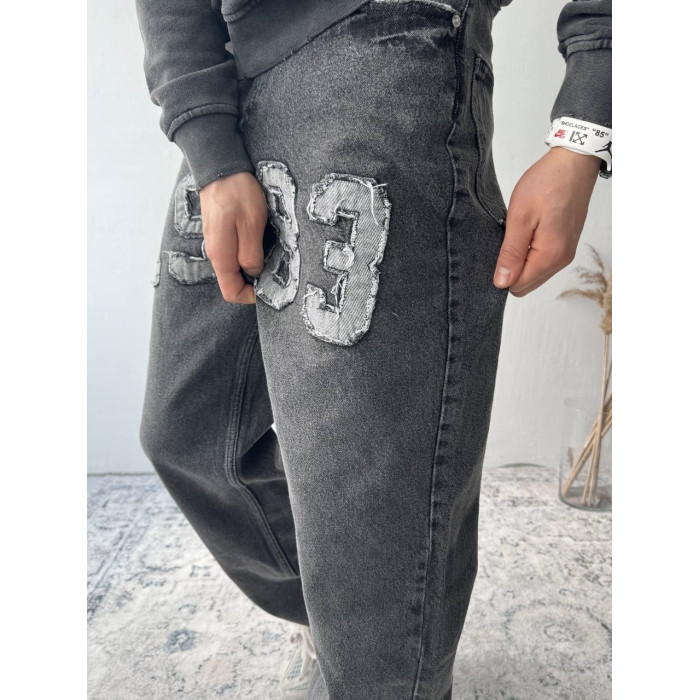 Джинси Baggy з акцентною нашивкою