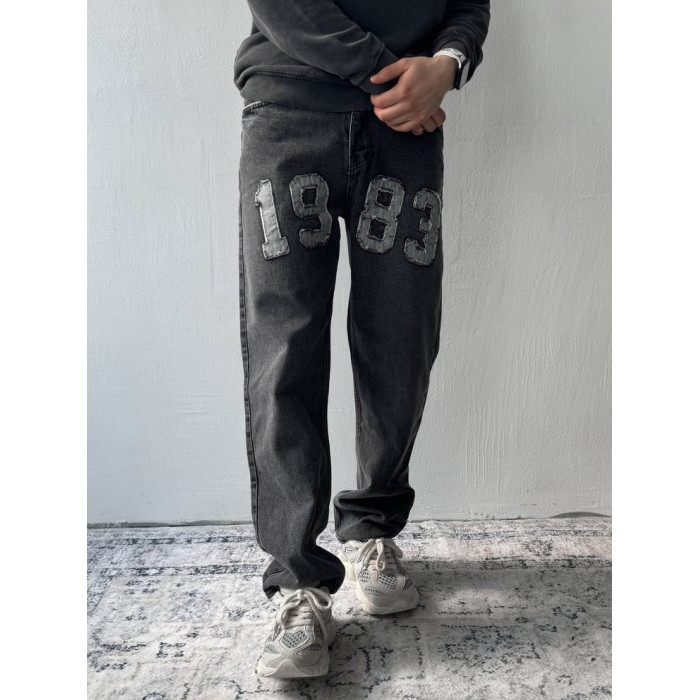 Джинси Baggy з акцентною нашивкою