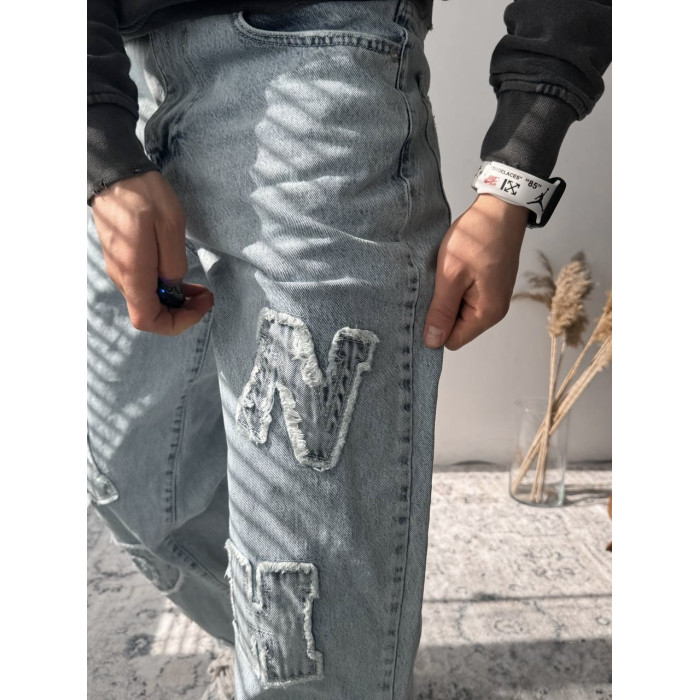 Джинси Baggy з акцентною нашивкою