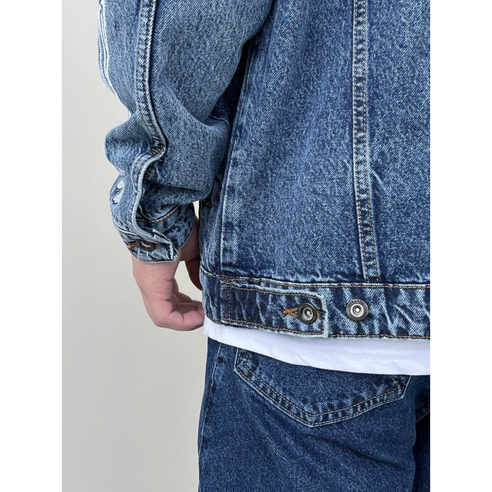 Oversize джинсовка з вишивкою на рукавах