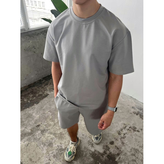 Oversize костюм з акцентними смужками