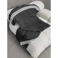 Oversize костюм з акцентними смужками