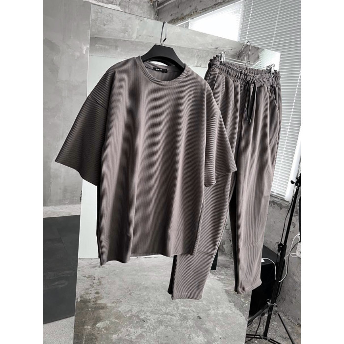 Літній oversize костюм у рубчик