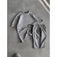 Oversize костюм з акцентними смужками