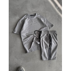 Oversize костюм з акцентними смужками