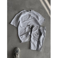 Oversize костюм з акцентними смужками