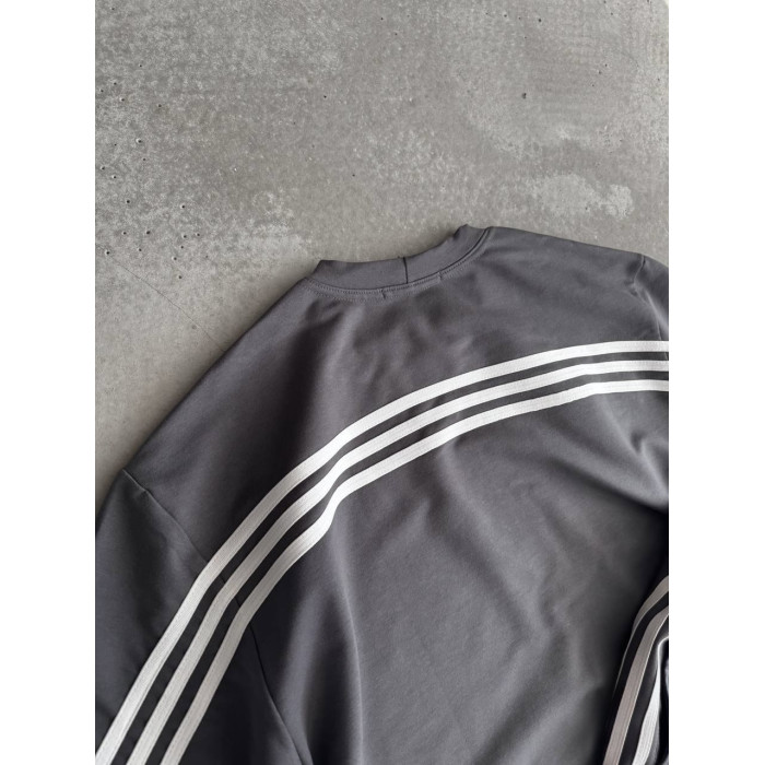 Oversize костюм з акцентними смужками