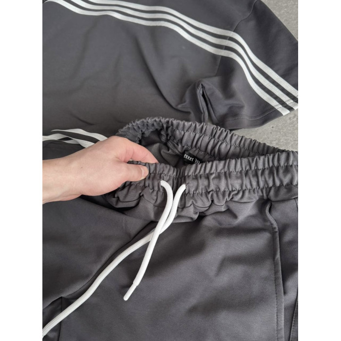 Oversize костюм з акцентними смужками