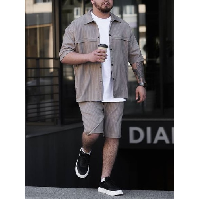 Літній oversize костюм у смужку