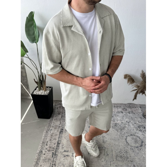 Літній костюм у рубчик