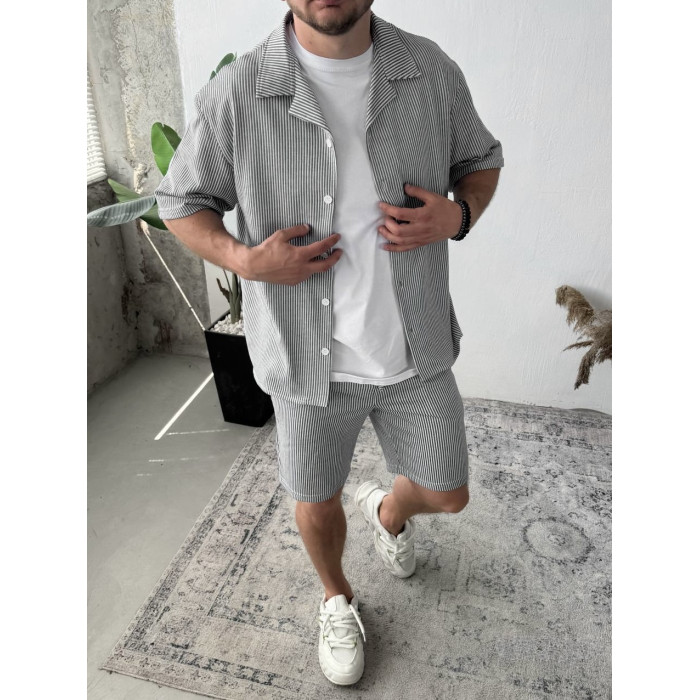 Літній костюм у рубчик