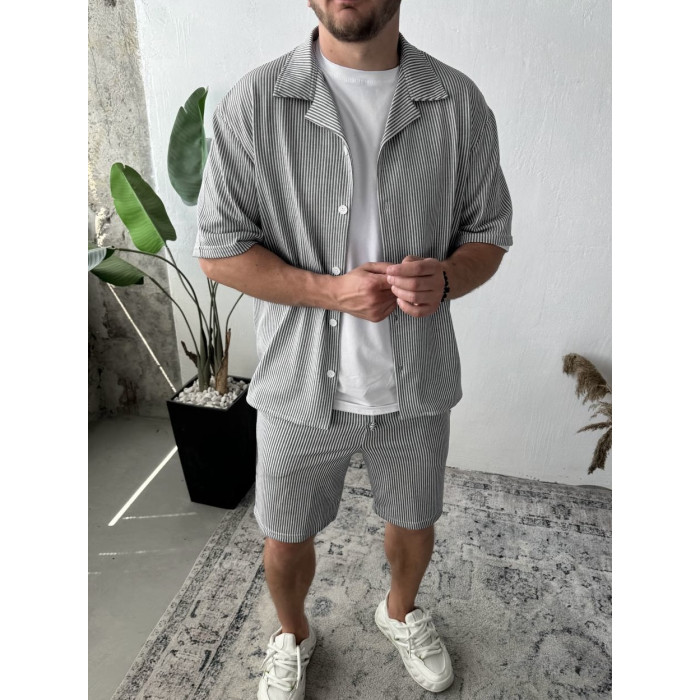 Літній костюм у рубчик