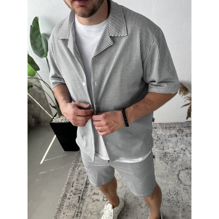 Літній костюм у рубчик