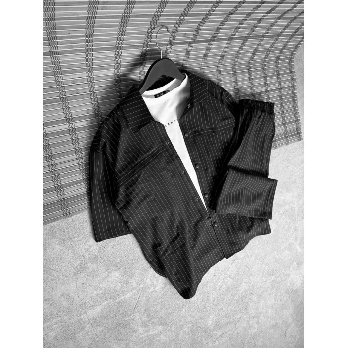 Літній oversize костюм у смужку