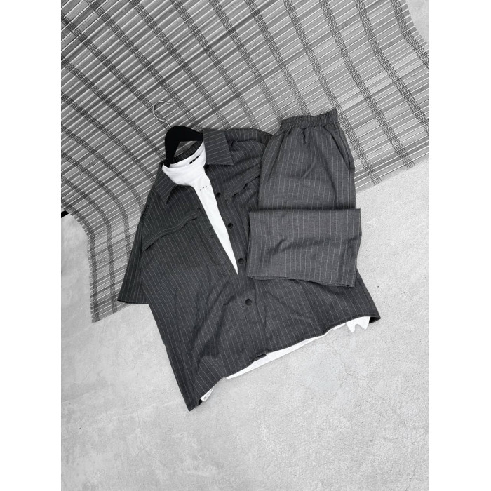Літній oversize костюм у смужку