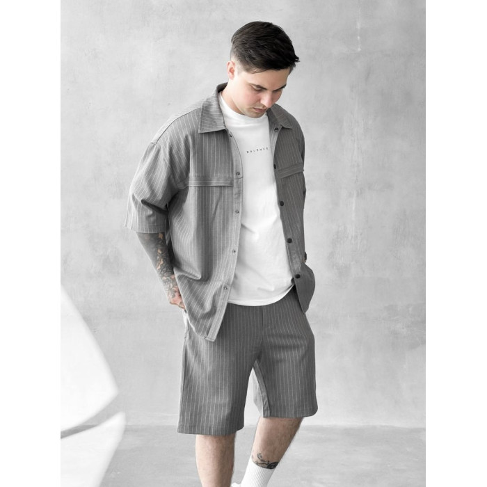 Літній oversize костюм у смужку