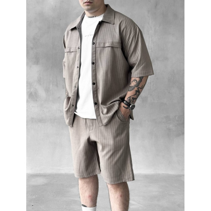 Літній oversize костюм у смужку