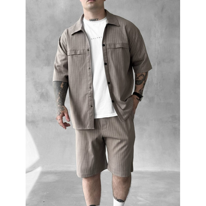Літній oversize костюм у смужку