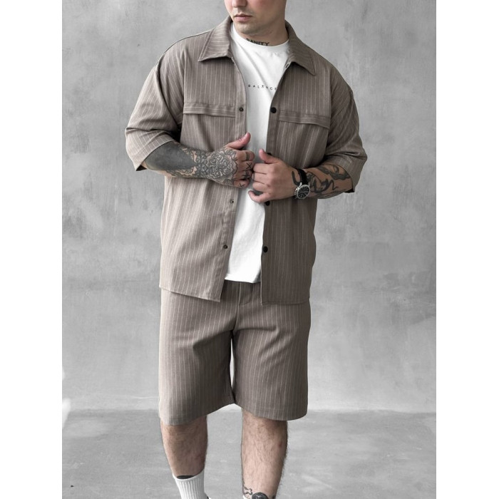 Літній oversize костюм у смужку