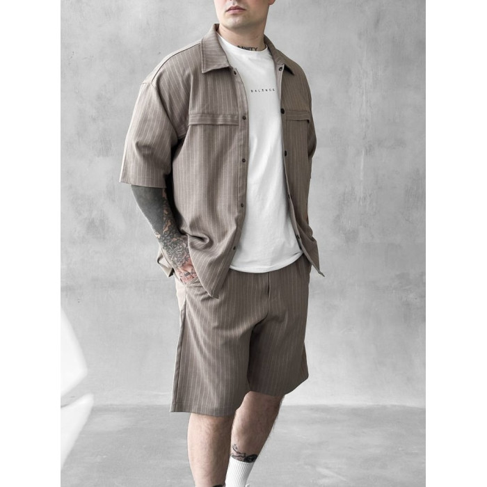 Літній oversize костюм у смужку