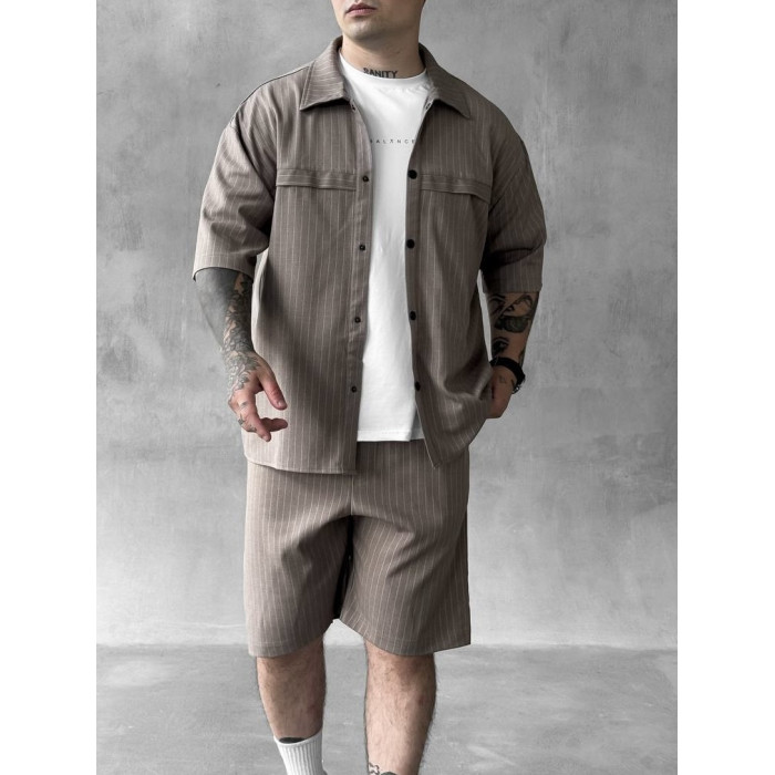 Літній oversize костюм у смужку