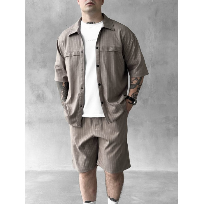 Літній oversize костюм у смужку