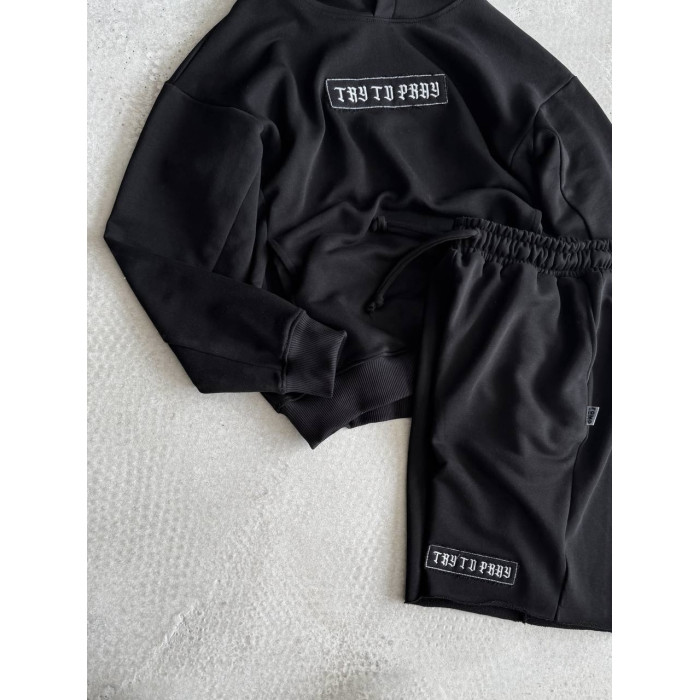Oversize костюм з вишивкою
