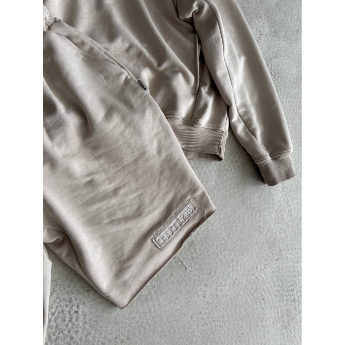 Oversize костюм з вишивкою