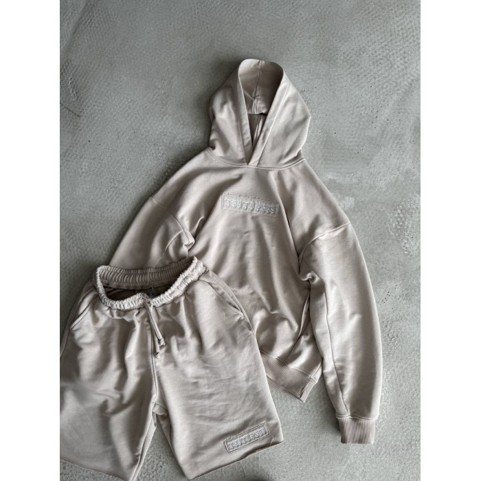 Oversize костюм з вишивкою