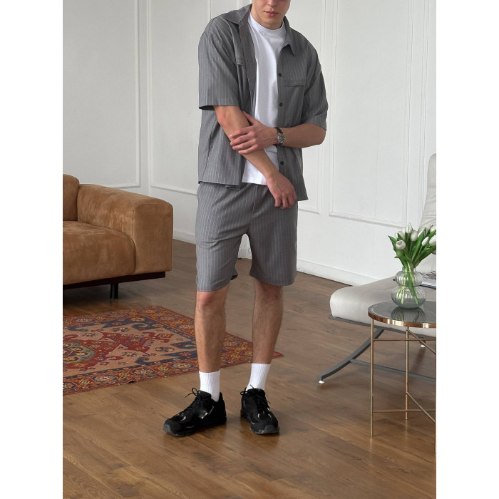 Літній oversize костюм у смужку
