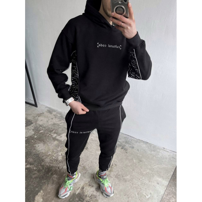 Спортивний костюм з надписом