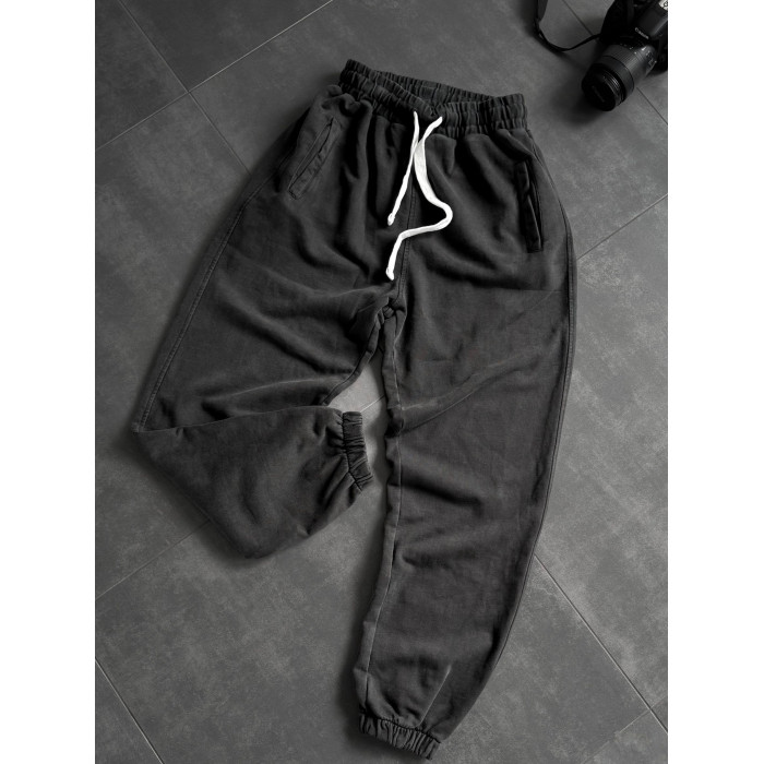 Спортивні штани з вивареної тканини