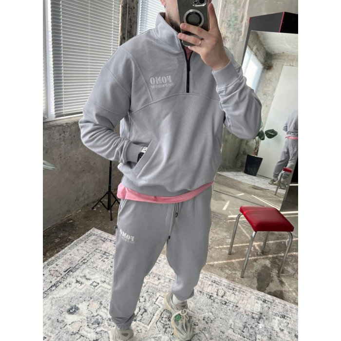 Спортивний костюм з надписом
