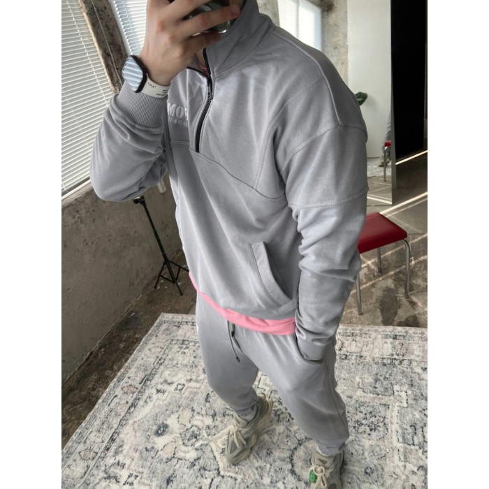 Спортивний костюм з надписом