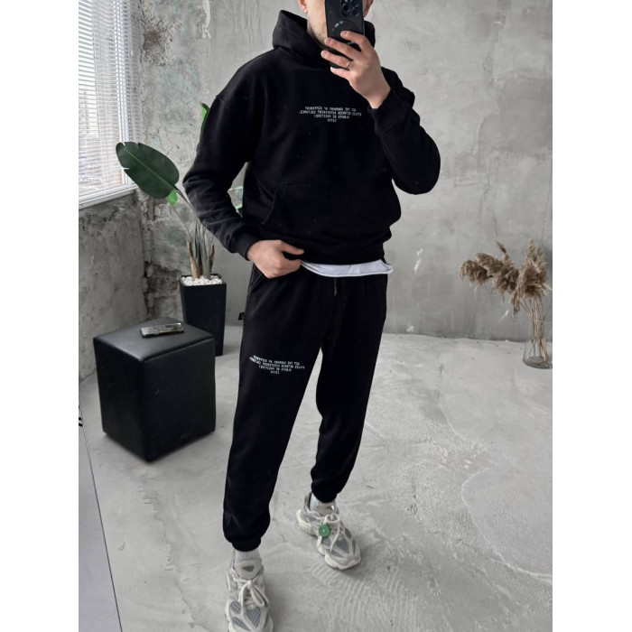 Спортивний костюм з надписом