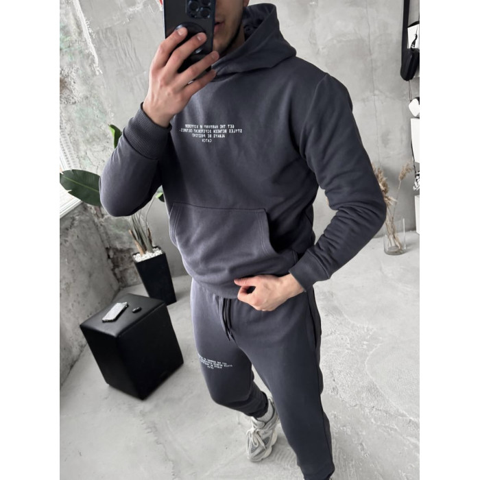 Спортивний костюм з надписом