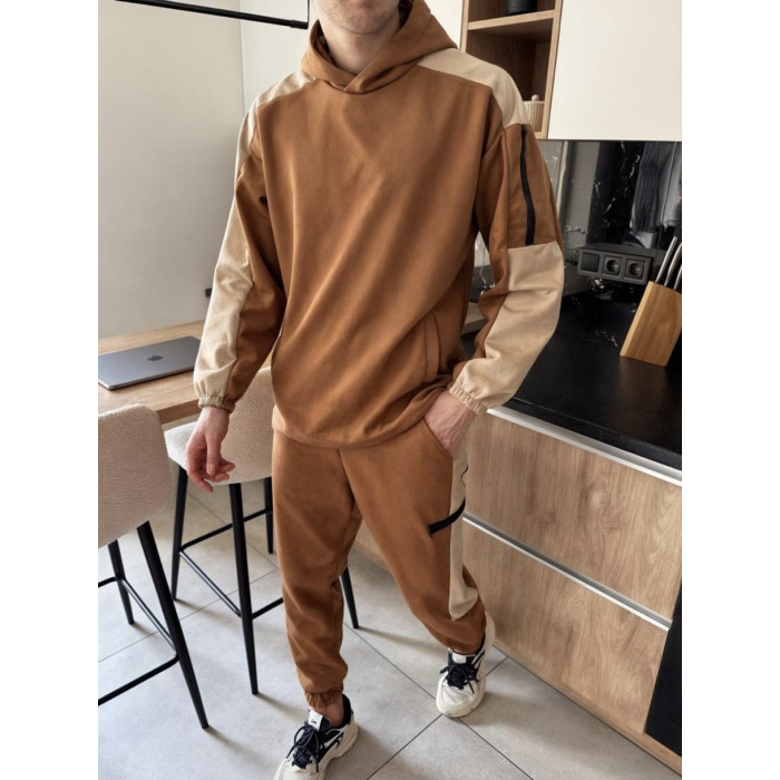 Спортивний замшевий костюм