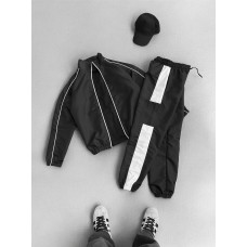 Спортивний костюм з акцентними смужками